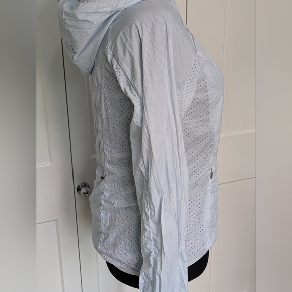Zella Women's Superlight Water Resistant Hooded Windbreaker Running Sjy Blue M - Picture 5 of 12